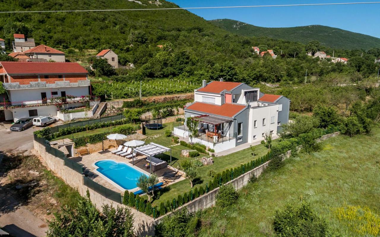 Luxury Villa Nadalina-Dicmo Dugopolje Extérieur photo