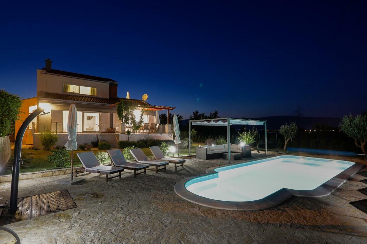Luxury Villa Nadalina-Dicmo Dugopolje Extérieur photo