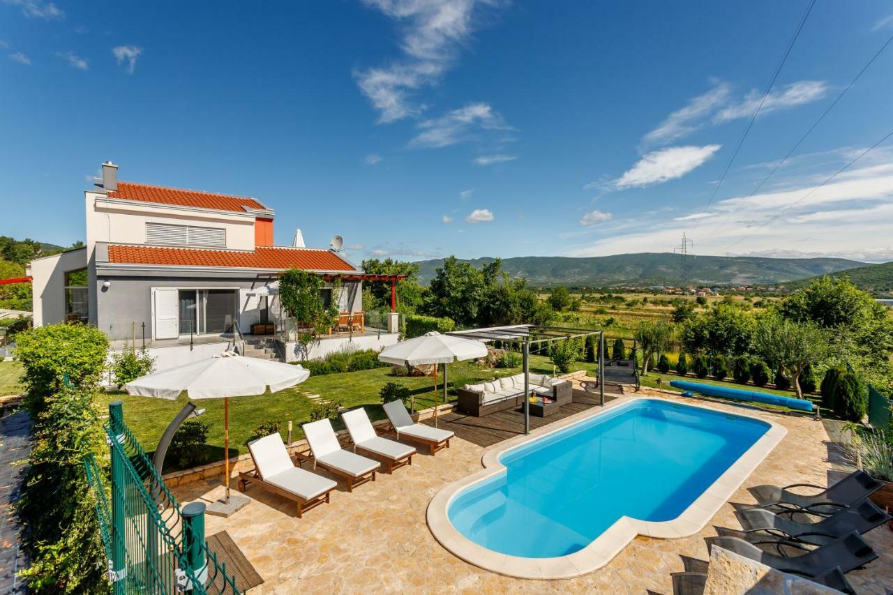 Luxury Villa Nadalina-Dicmo Dugopolje Extérieur photo