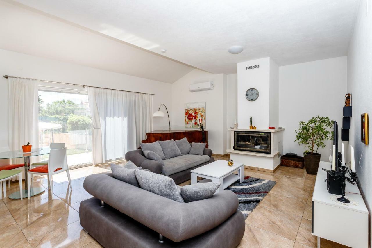 Luxury Villa Nadalina-Dicmo Dugopolje Extérieur photo