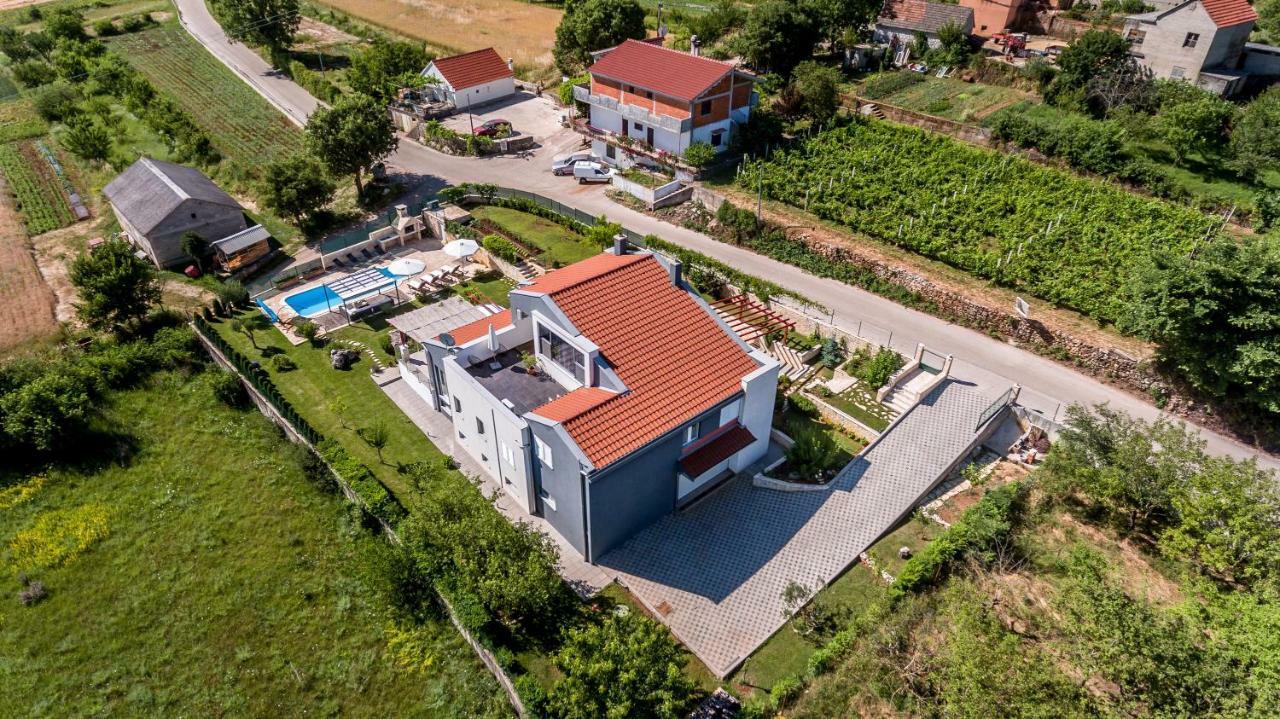 Luxury Villa Nadalina-Dicmo Dugopolje Extérieur photo