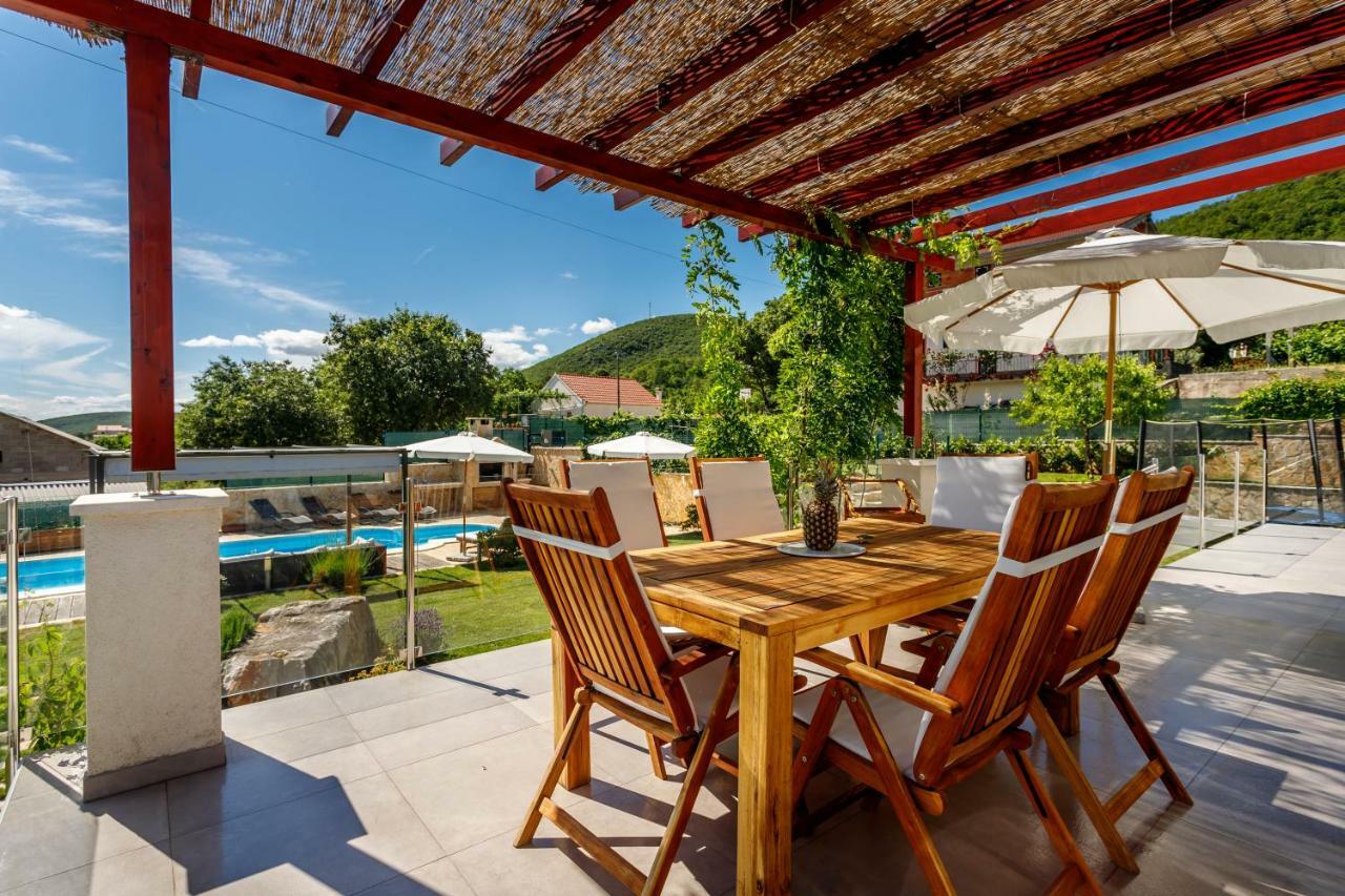 Luxury Villa Nadalina-Dicmo Dugopolje Extérieur photo