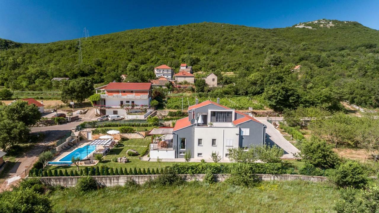 Luxury Villa Nadalina-Dicmo Dugopolje Extérieur photo